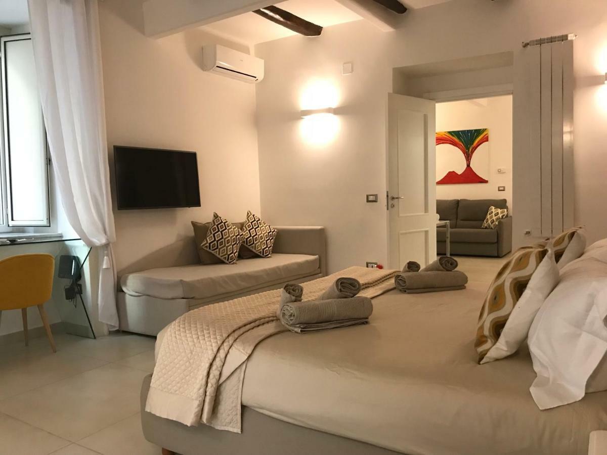 Napoli Plebiscito Apartment Buitenkant foto